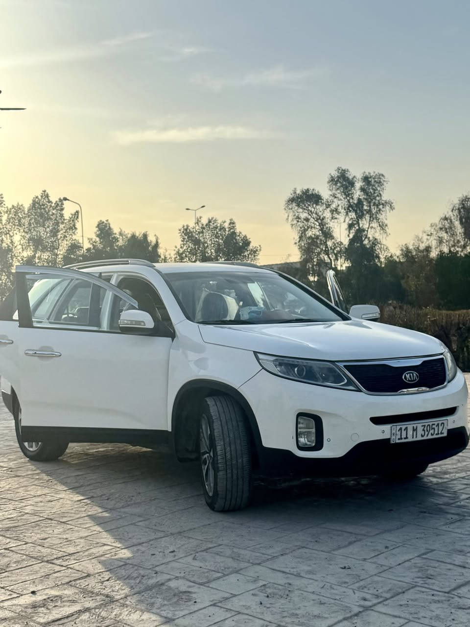 كيا سورنتو 2015 خليجي مواصفات
والسياره جديده لوك ماشيه 200 الاف
مكفوله من الصبغ والضربه ومن كلشي بيهه ملاحضات اشويه السائق كهرباء
10 ايرباك
3 قطع تبريد+ تدفئة 
داخل كلش نضيف
مري أقلاب تحكم استيرن
زراك لايت
لايت زنون
ويل 19 خمسه ويل كب
كلايت لد
محرك 6 سلندر 3500
7 راكب
بصمه
السياره مكفوله من كل شي من ضربه ومن الصبغ ومن المكينه  مواصفات رقم بغداد دولي بسمي
مكان السياره بغداد / زيونه
السعر 190$ قفل ملاحضه السياره بيهه ملاحضه طخات 
سياره موضحه بل فيديو موضحه بل صوونر 
قبل لا تتصل سياره سعرهه قفل 
الاستفسار ***********
