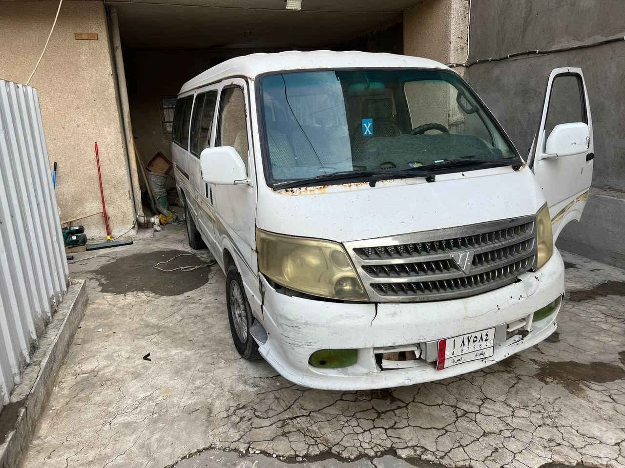 السلام عليكم   كيا فتون للبيع 2009 محور كير ومكينه بطه  مكانها بغداد حي الجامعه  سعر 33 ورقه وبيه مجال بسيط  الاستفسار ***********
