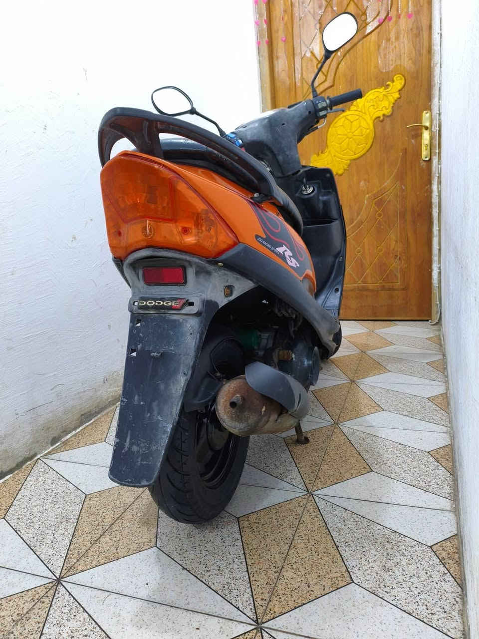 السلام عليكم ماكس عدله للبيع تخم تاير جديد دهن جديد كهربائيات من الطول للطول دراجه كله دبلات اللي ورا واللي قدام شغاله صندوق قفال السكان ينقفل دراجه جديده كلش نظيفه دراجه نقره نهضه ومعدل خير من الله نهضتها قويه ومعدلها قوي 49 بلاد السعر 600 وبيها مجال العنوان ساحه سعد اول لاين ***********
