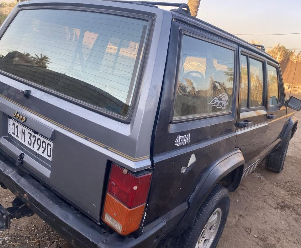 جيب شيروكي موديل 90 رقم دولي محرك بلادي
‏السعر 28 وبيها مجال

‏رقم *********** ￼
