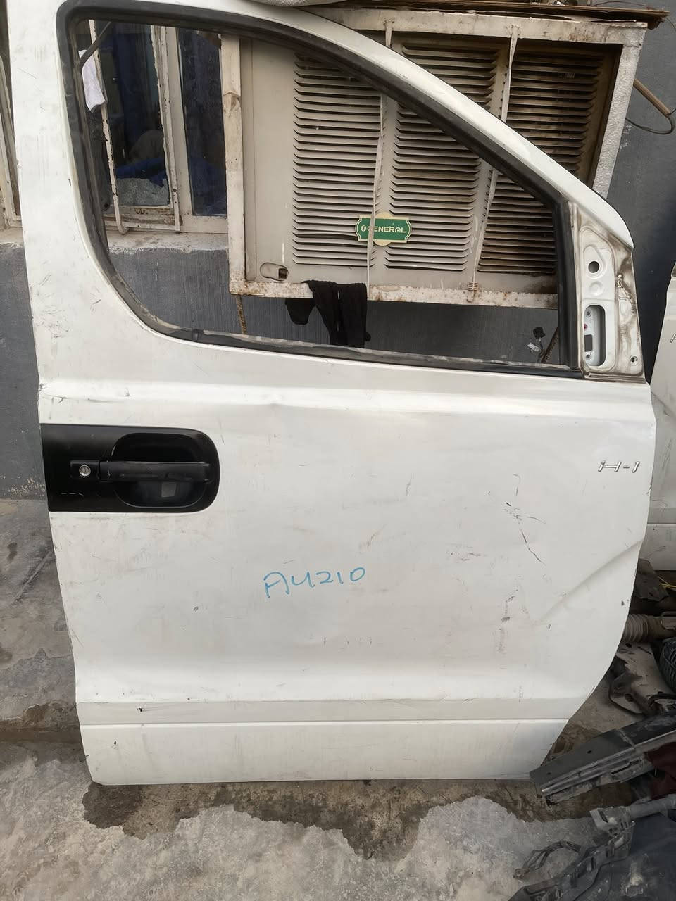 السلام عليكم غراض كصه
ضفاير سبلاين وعقل  ب٤ ورقات ونص 

ضفيره كير وعقل ب٢ ورقتين 

ضفيره مال دشبول ٧٥

بيبان امامي ع ١٢٥

بدنه كامله ب٨٠ 

فريم ٦٠

فابريتر ٧٠

 مرايات ٤٥

فان امامي ٦٠ 

وجه دشبول كامل ٥٠

جاملغات ٧٥

ستيرن كامل ٦٠

جهاز بريك ABS

٨٠

مكاني البصره ***********
