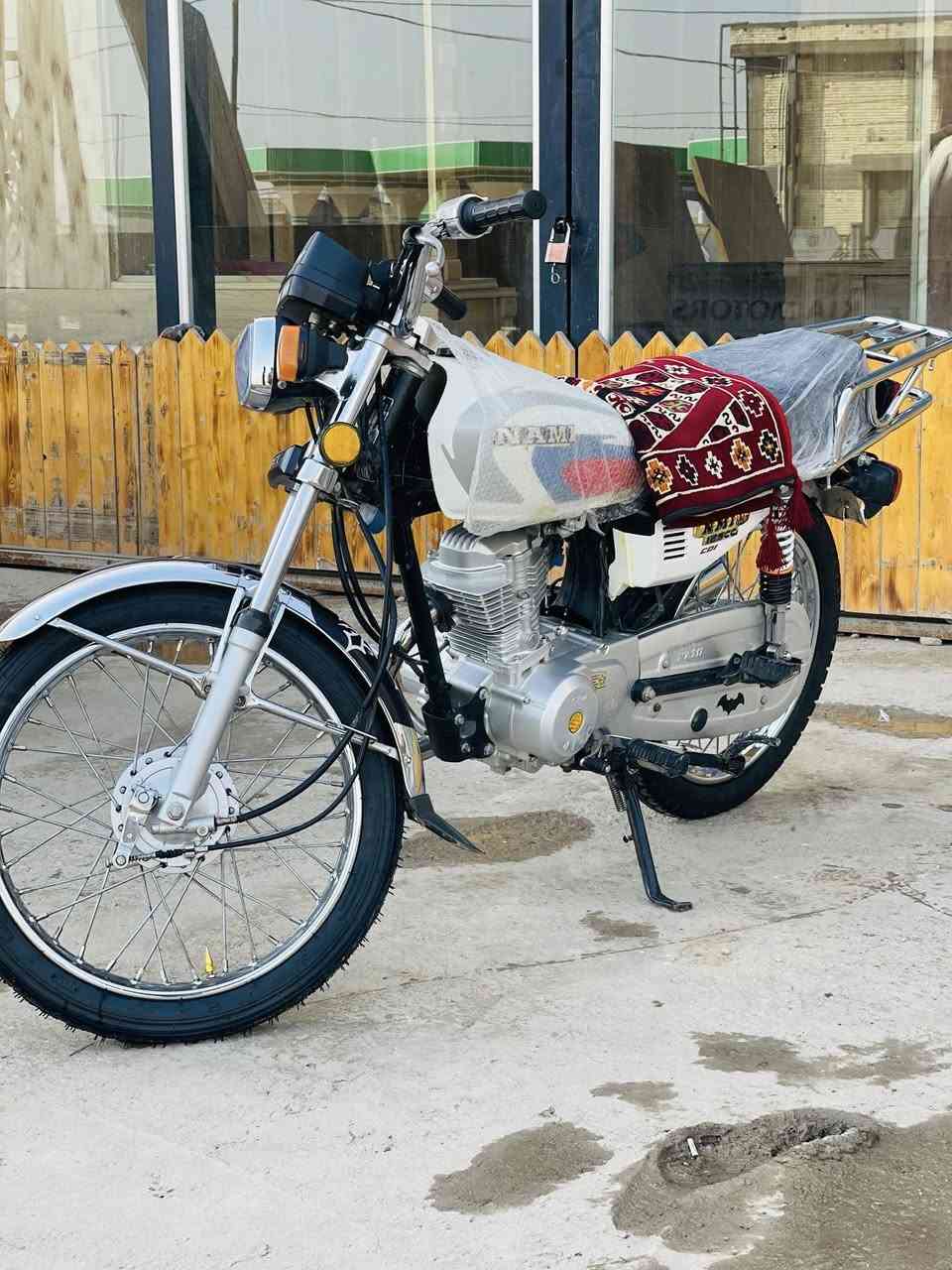 السلام عليكم نامه متياز مديل ٢٥ اوراق سكنر مكينه مامفتوحه غراض كله اصلي بس شاصي ومكينه متياز شراي تعال خاص او اتصل السعر ٦٥٠ وبيه مجال***********
