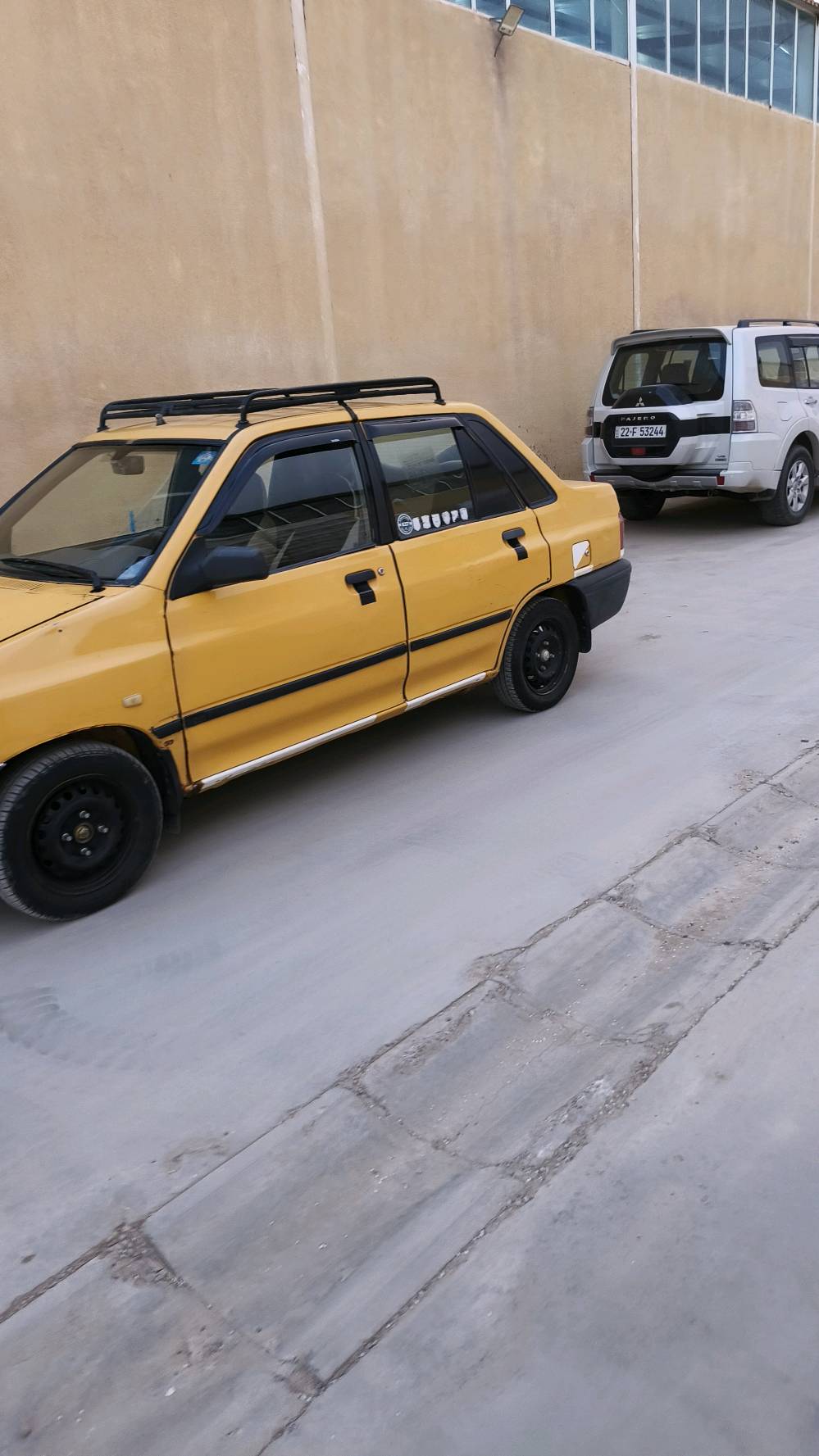 مكفولة كير محرك شواصي مابيها اي نقص شغل واطلع 
تبريد الراديتير مال تبريد مزروفة كمبريسر جديد 
مصفرة غرامات +هيئة 
مكاني بغداد الرقم ***********
السعر ٢٦ 
شرط تحويل