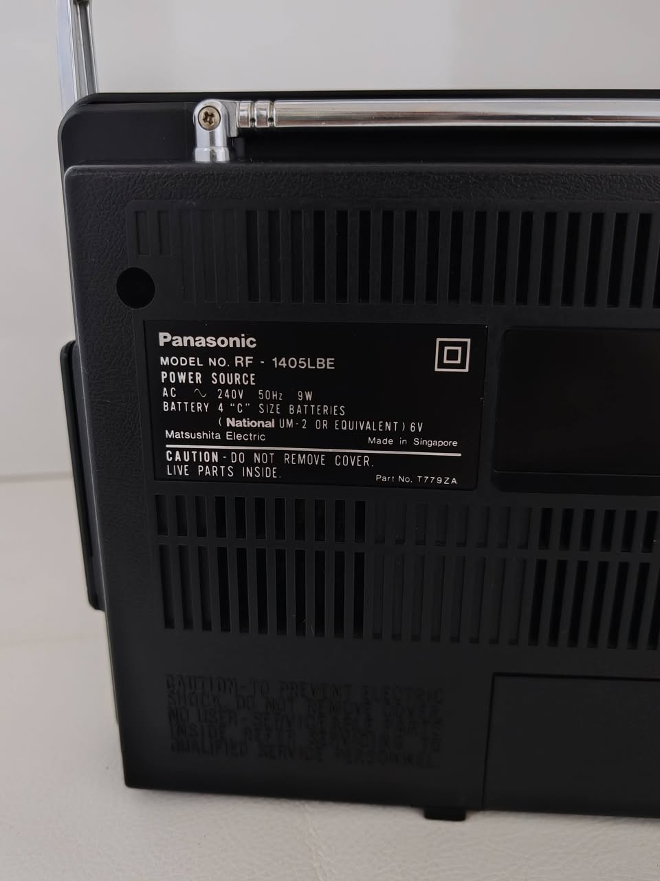 راديو باناسونيك انتاج اليابان شركة ناشنال
Panasonic  RF-1405LBE
انتاج شركة ماتسوشيتا الاصلي
انتاج سنة ١٩٨٠
نظافة ممتازة ٩٨٪
جهاز بلادي ممفتوح ولاتصليح على وضع الشركة
اربع موجات FM, MW, SW, LW
امكانية التحكم باقتصاد استهلاك القدرة
يعمل مباشر بالكهرباء و يعمل ب ٤ باتريات وسط
السعر  175  الف


**إذا كنت صاحب هذا الإعلان وتريد حذفه لأي سبب، رجاءا أرسل رسالة إلى الدعم الفني**