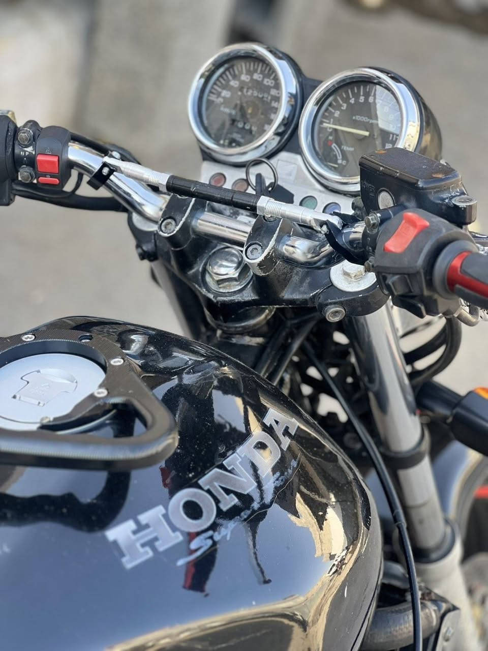 عربی: دراجە بطح CB400 مودیل 2000 دراجە اي عیب مابي حیل نظیف و نشاط فول محرك بس فوگ مفتوح مایصرف ماینطي دهن کرباي کلو شغال 16 ولف جیل اول سعر 10 مکان کرکوك شراي خابرني رقم موبایل ***********
_______________________________
کوردی: ماتۆڕ بەتح CB400 مۆدێل 2000 ماتۆڕەکە هیچ کێشەیەکی نییە زۆریش خاوێنە وە زۆر خێرایە مەکینەی بەس سەرەوەی کراوەتەوە نەسەرف دەکات نە ڕۆن ئەدات کارەبای هەموو گیانی ئیش دەکات 16 وەلفە جیلی یەکەم نرخی 10 شوێن کەرکوک کڕیاری تەلەفونم بۆبکە ژمارەی موبایل ***********
