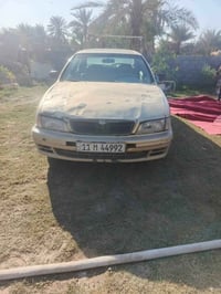 سياره للبيع نيسان مكزمه محوره كير اومكينه كامري أبو الچف عطله بس الكير...