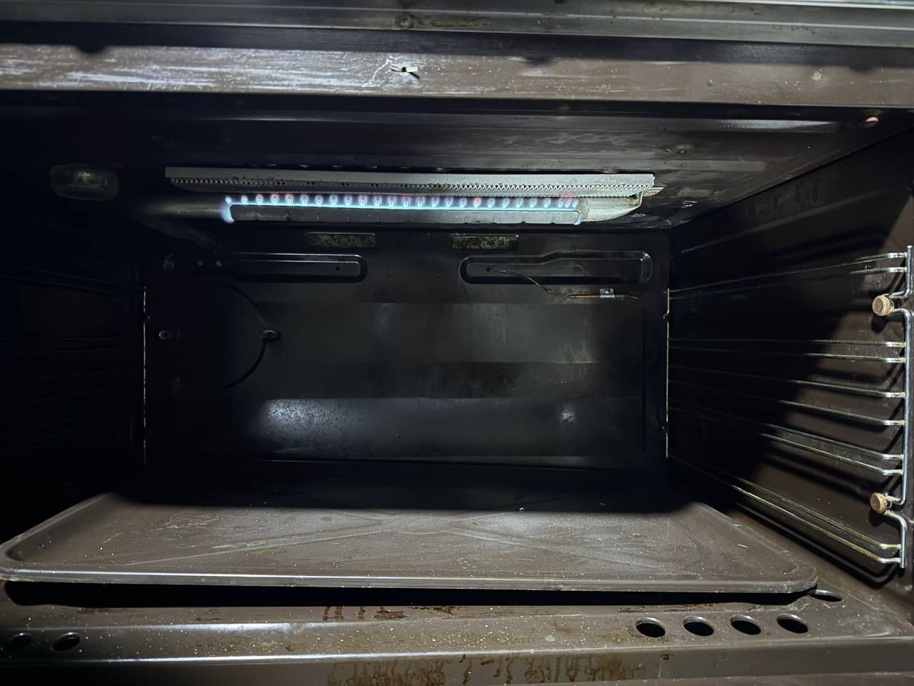 طباخ كريازي نظيف كلش ما بيه اي عيب للاستفسار اتصل ***********
متوفر وتساب
