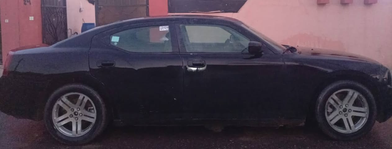 سلام عليكم للبيع اومرواس جارجر أدوات أدوات بدون  كصه بدون كصه
متومه بغداد الاماني سنويه عضم عاج ويه الشاصي ومرمزه  كير محرك صدره  تبريد تدفئه خير من الله محرك 3500
 السعر 38 وبيه مجال 
مكان السياره بغداد الاعلام
رقم ***********
واساب فقط 
السياره تحتاج بوليش وشكرآ
