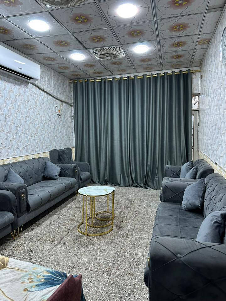 بيت للبيع ١٠٠ متر طابقين طابو صرف
الطابق الاول . متكون من غرفه وصاله واستقبال ومطبخ وتخاريج داخيله وتخاريج خارجيه ومكشوفه 

الطابق الثاني. متكون من غرفتين وتخاريج  

السعر ١٧٥

العنوان الكوفه الجمهوريه قرب النادي القديم قرب فلكه حبيب الرعاش  للاستفسار.***********
