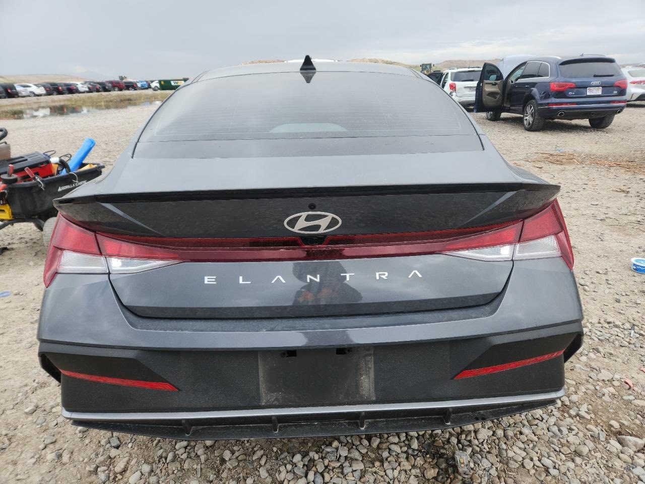 النترا 2025 SE زيرو
السيارة زيرو ماشية 800 كيلو فقط  

حادث بسيط مثل ماموضح بالصورة بدون ايرباك 

السيارة حاليآ قيد التحميل 

مدة الوصول شهرين الى ٣ اشهر

واصل لى ميناء ام قصر  لمن لدية كتاب شهداء 

واصل خارج الميناء بدون تصليح 130 ورقة  وبية مجال بسيط 

الأستفسار ***********

      #***********
