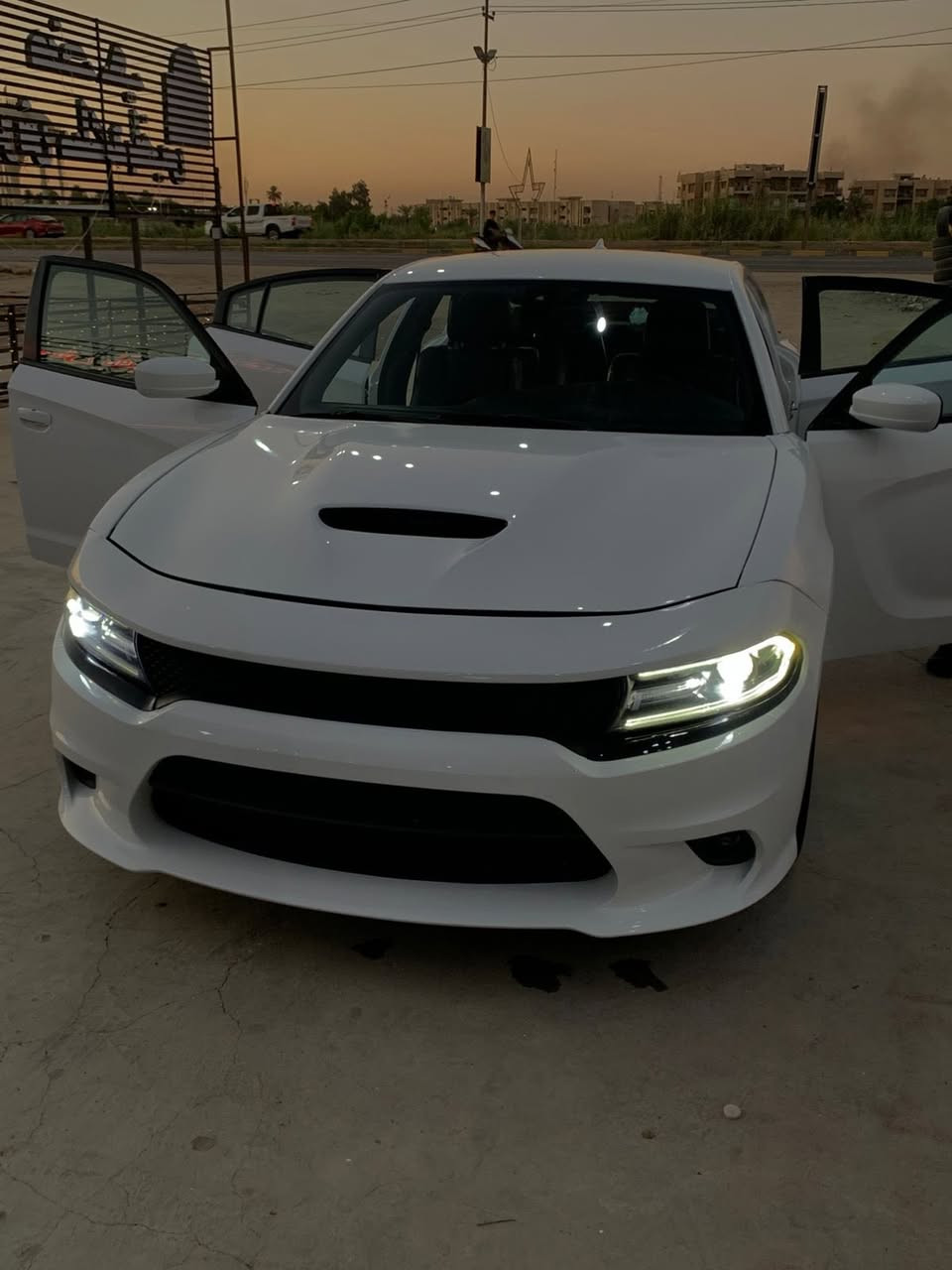 سلام عليكم
للـــبيع 

نـــوع السيــــارة : دوج _ جارجر sxt محدث GT

المـــــــوديــــــل :2018 .

لـون الســـــــيارة : ابيض . 

ألمسافة ألمقطوعة .137 الف. كيلو متر

عدد الاسطوانات : 6 سلندر . 

حجـــم المحــرك : 3600 CC

ألــــــــــــــــــوارد : أمريكي 🇺🇸 
ضررها صفحه ال من يم السايق 

رقــــم اللوحـــــة : بابل تحويل ثاني يوم. 

المـــــــــقاعــــد : جلد شامو

ألمواصفــــــــات :معروفة مواصفات sxt  كشنات تدفئة تبريد مري قلاب وي البك رادار جانبي بلمري وامامي اسفل الدعامية ويل 20  كشنات خزن ميموري هواي مواصفات 

الملاحظـــــــات :  ، السيارة جاهزة بحالة جيدة  جدآ  قبل 5 ايام سويت ادامه الها 

ألســــــــعـــــــر :180 وبيها مجال . 

للأتصـــــــــــــال : _ ***********

والرزق ع الله ☺️ مكلف بل منشور اي ستفسار تصال عل رقم
