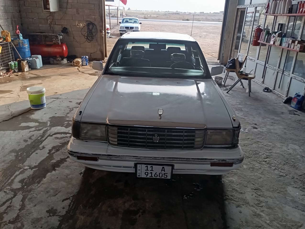 سيدان للبيع 
يسرا بلاد موديل 1990
مكينة vvt2500 مكفولة ياباني 
فيشة وحدة 
گير عادي 
حدادية جاهزة 
تخم تاير جديد 
رقم دولي بأسمي سنوية لنهاية 2030
كهربائيات شغالة 
مصبوغة عام السعر 48
وبيهة مجال 
الاستفسار الاتصال على الرقم 
***********
