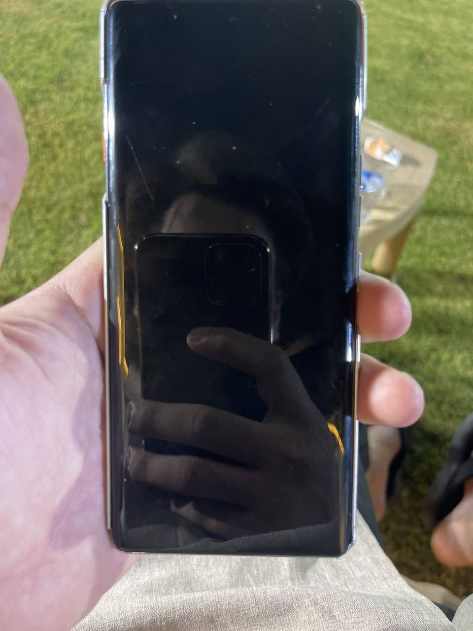 Tecno camon 40CNN Pro 5g
سلام عليكم 
جهاز للبيع 
تكنو كامون 40 برو فايف جي 
الذاكرة 256 
العشوائيه 24 
فول مواصفات 
90 فريم ببجي
مقاوم ماء قبار وكسر 
IP69
ضد اكسر أعيد واكرر
وخاصية AI أو الذكاء الاصطناعي
معالج دايمون ستي 7300
فول بل ألعاب 
شاشه 144 هيرتز 
كامره 50 ميكا بكسل 
ملاحظة بي خدوش واضحة بصور ممأثره عشاشو
السعر325


**إذا كنت صاحب هذا الإعلان وتريد حذفه لأي سبب، رجاءا أرسل رسالة إلى الدعم الفني**