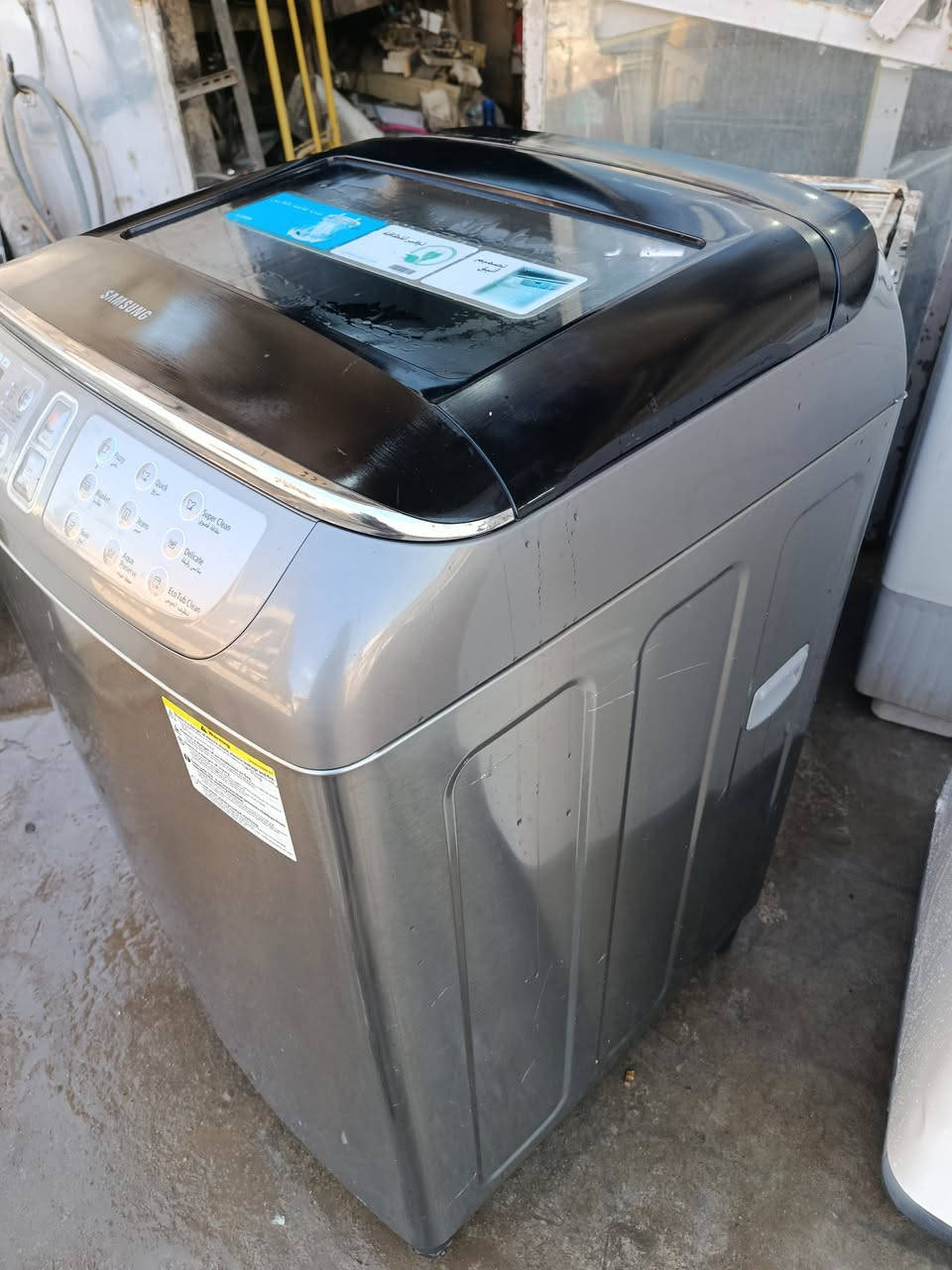 غسالة أوتوماتيك سامسونج عالبلاد وضمان سنة حجم كبير ١٨ (18) بسعر 
٢٥٠ الف 
بيها ذاكرة يعني اذا تطفى الكهرباء وترجع تكمل برنامج ما تعيد من البداية 
بيها قفل باب حماية للاطفال 
لون فضي مرغوب 
توصيل مجانا داخل بغداد 
***********
بغداد دورة المهدية الاولى عبدالعزيز للغسالات
