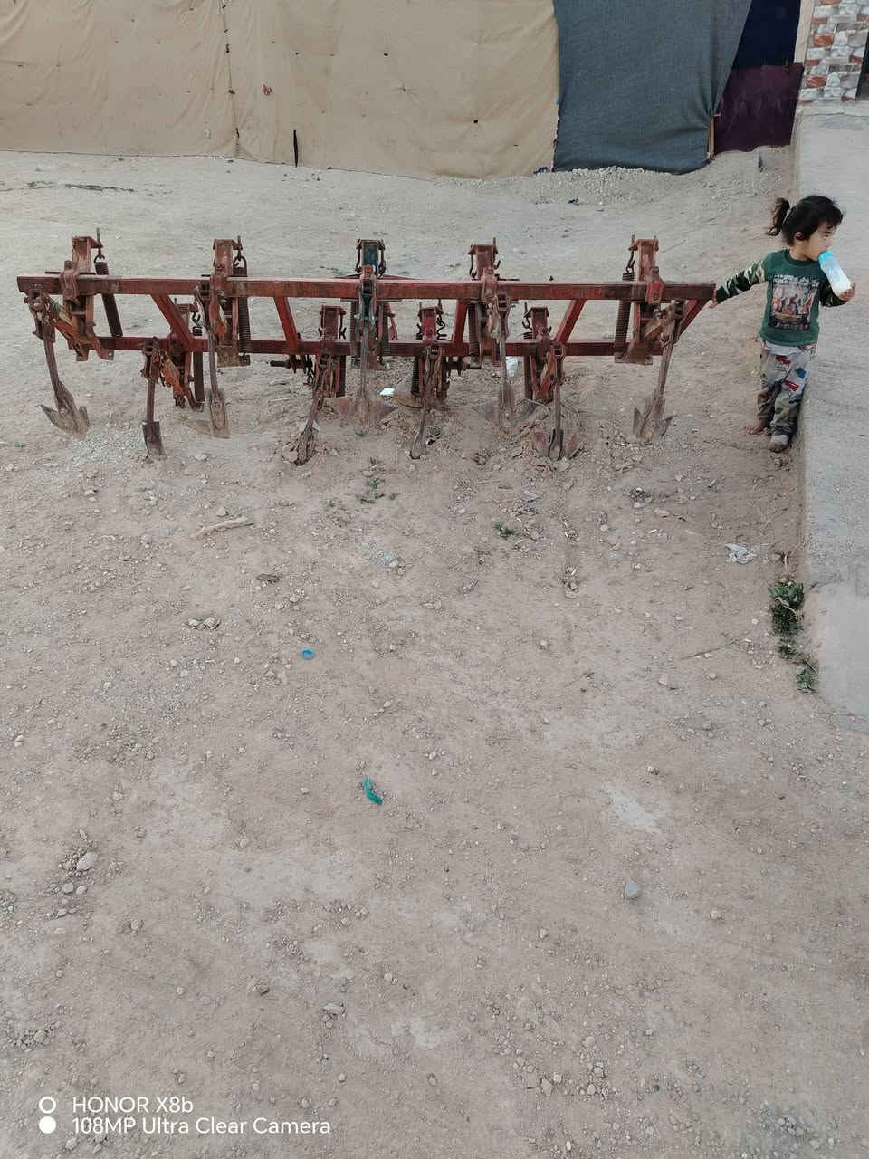 للبيع سعر 550 وبيه مجال
***********
