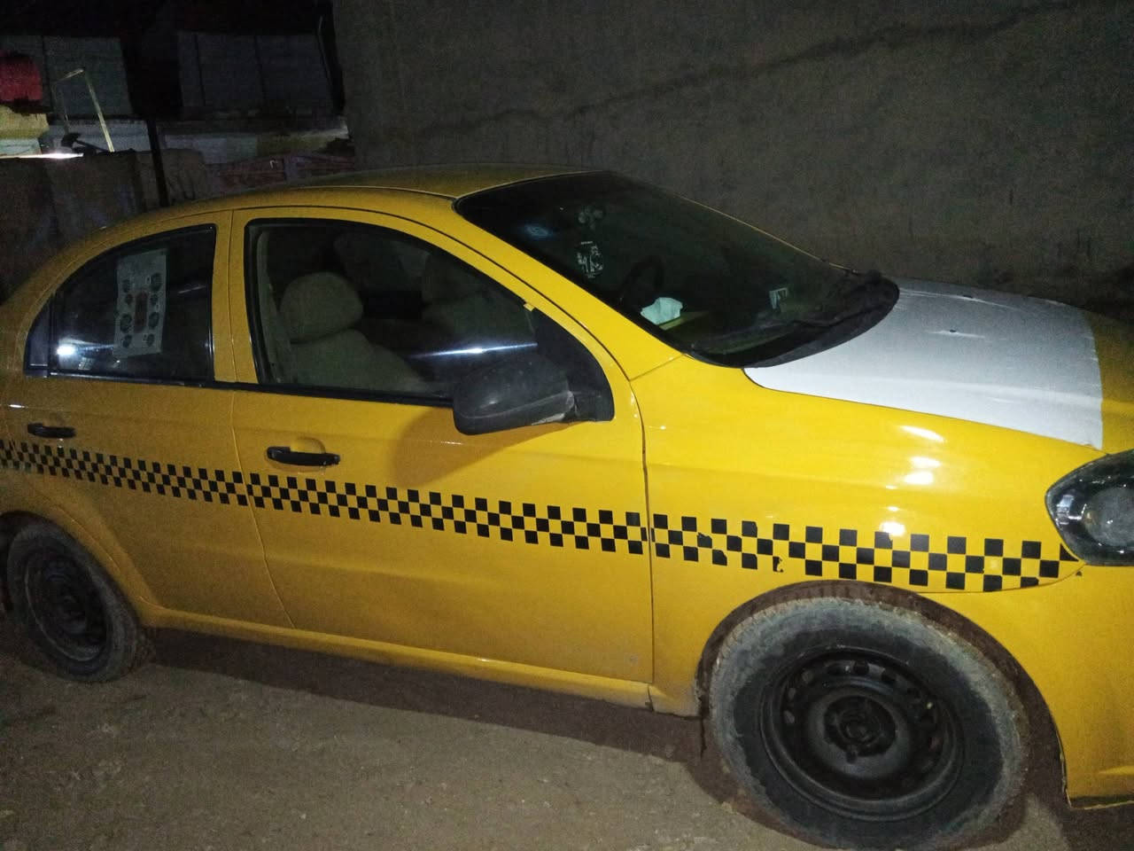 سيارة افيو موديل 11 خريجي كير مكينه مكفولات مصبوغه جماليه السعر 55 مكان حله واي ستفسار اني حاضر مخابرة الرقم ***********
