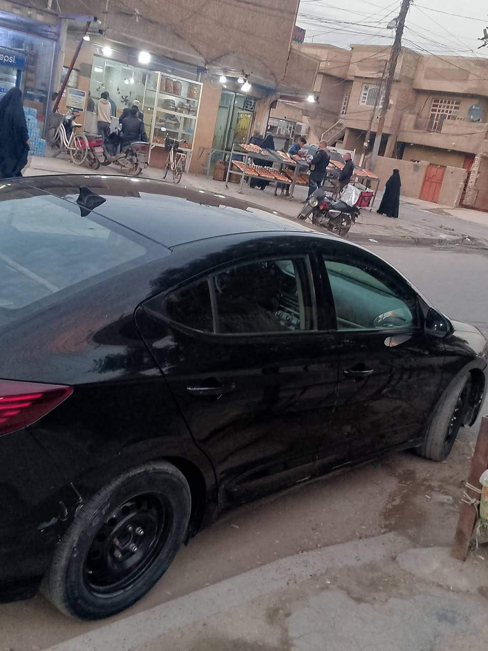 النترا ١٩ بدون تبديل بيها صبغ جاملغ بمكانه اير باكات كلها سليمة رقم سليمانيه ماشيه ٩٤ سعر ١٣٠  مكانها بغداد الامين الثانيه. ت. *********** باسمي
