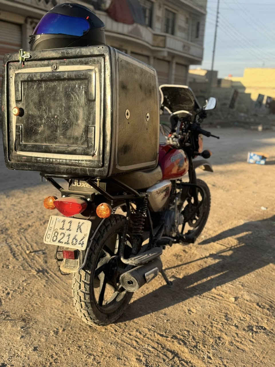 لسلام عليكم شباب اليشتغلون عل باب الله بل بيع وشراء لا يدخلون ما ابيع دراجة تفيد الجناي ليريد يشتغل عل باب الله 
(((بدون غسل وتلميع)))✅
———————————-
دراجة بوكسر 2023/ نزلت او تشغيله الها 2025/3/15 وراها شتغلت بس شهر واحد فقط ونتركت دراجة مع العلم نتركت من شغل بس كل يومين اطلع بيها وأبدل دزهن 
———————————-
تريد تريح بالك بشغل بالعافية عليك ✅
———————————-
السعر 3,350
مرقم بغداد / رقم إنكليزي 
تحويل عل اتفاق 
مكفولة كفالة عامة بانزين كله محسن تعال وافحص 
عنوان بغداد /مدينة الصدر /بل استكشافات 
رقم ***********
للأسف متواجد اني وين متريد 
ملاحظة//لخوذه وصندوك تريد تشتريهن عود سهلة من تجي
