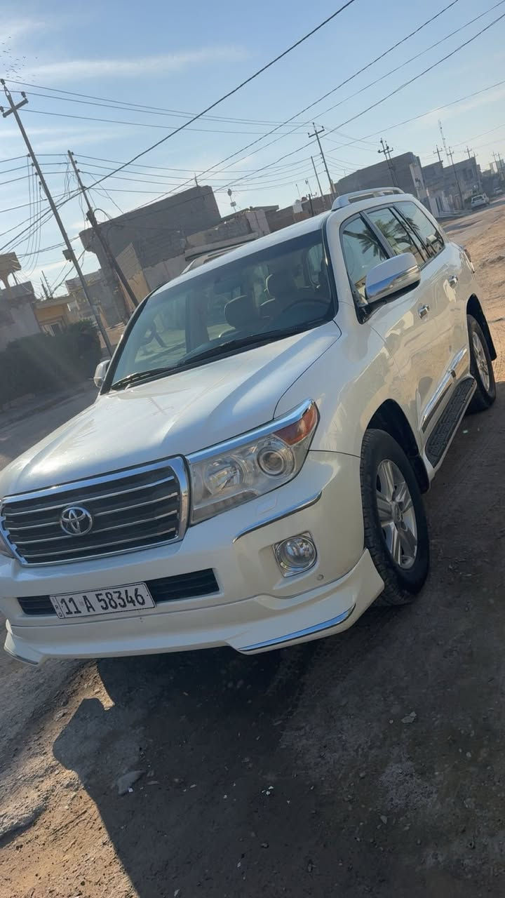 لاند كروز 2012ستة سلندر مكفولة من الصبغ والفتح والتبديل كير محرك تخم تاير صدر خير من الله  رقم بغداد بسمي مكاني ديالى المقدفدية ***********بيع او مراوس حسب القناعة
