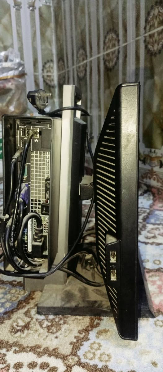 السلام عليكم
حاسبه نوع  DELL
جديده مستخدمه اسبوع واحد بس 
نقص كيبورد و ماوس فقط
للاستفسار الأتصال ‏‪***********‬‏
الخاص مفتوح
