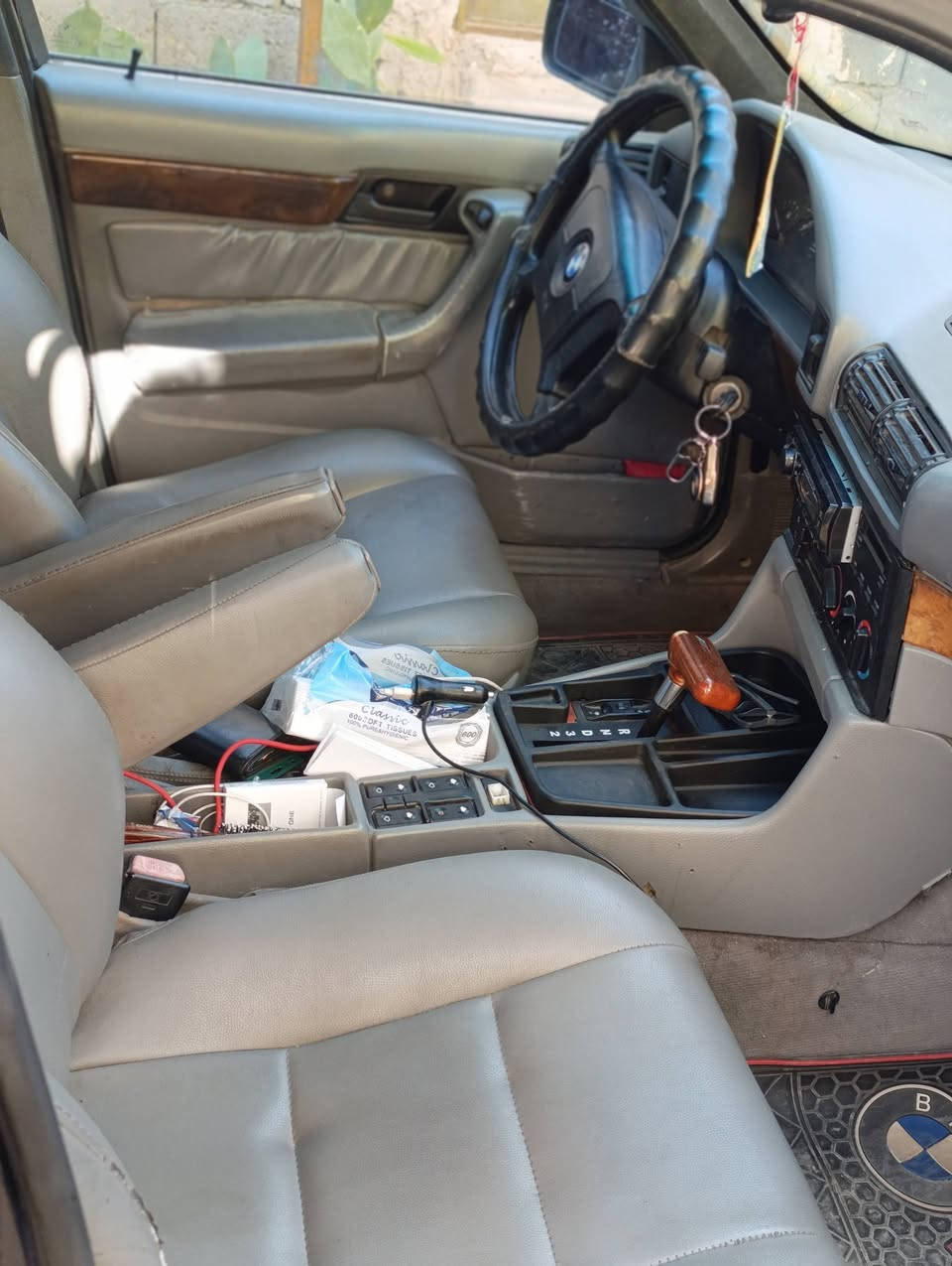 BMW 525 1994
رقم كركوك 
باسمي سنويه لل31 
كير محرك شرط 
فتحه سقف 
كشنات كهرباء 
جام اوتو 
مكانها الأنبار الفلوجه (السعر68) 
*********** اتصال أو واتساب
