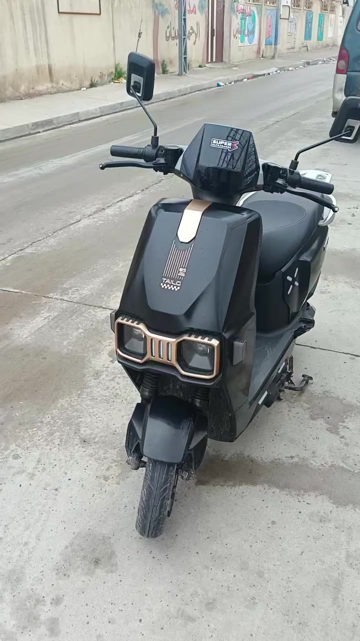 دراجه تايلنج وضع شركه استعمل قليل أخو جديده فول موصفات دبل بصمه دبل سويج دبل كارات فقط بيها هذا كسر قدام عينك وما يأثر أي شي السعر ٦٧٥ وبيها مجال الاتصال ***********   *********** أخي مو شراي لا تكسر بيها
