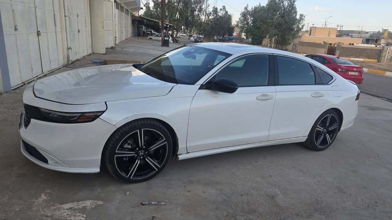 السلام عليكم  للبيع 
هوندا اكورد مديل 2023 سبورت 
بدون دواخل رقم بغداد 
بسعر مناسب


**إذا كنت صاحب هذا الإعلان وتريد حذفه لأي سبب، رجاءا أرسل رسالة إلى الدعم الفني**