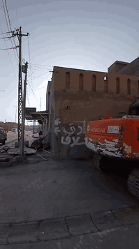 السلام عليكم
تفليش الدور القديمه وتسليم ارض جاهزه للبناء الحديث مع حدل 
الارض وفرش المواد الجلمود والسبيس عمل درجه اولى عملي داخل الكوت
 اتصال ابو زينب
***********
