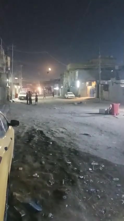 سلام عليكم بيت للبيع في مجمع فدك قريب علا الشارع والسعر62 الرقم ***********
