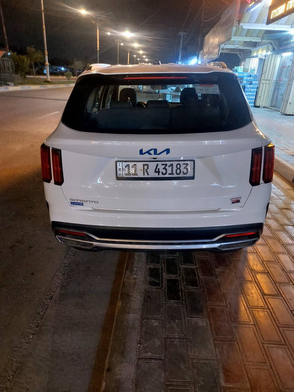 سلام عليكم سورنتو خليجي موديل ٢٣ مكفوله لا بارد لا صبغ لا تكيل ماشيه ٣٤ رقم بغداد بأسمي تحويل مباشر السعر المطلوب ٢٩٠ وبيها مجال بسيط مكاني كربلاء المقدسه رقم الهاتف ***********
