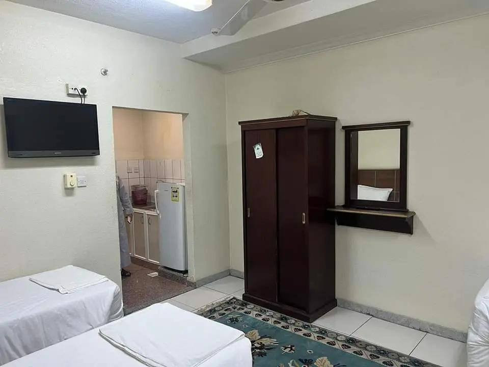 رمـضــ420$ــــان هــل وبالخيــر طــل 🌙🎁🎁🎊
استعد بهـذا  الشهر الفضيل ابراج الجنــادرية مـ🚶🏼‍♂️ـشـ🚶ـي 🕌🕋
عروض رمضانية  فندق قريب جدا 10 أمتار عن ساحة الحرم😍 🪂
هالمره. عمرة شهر رمضان. كاملة فقط 420 دولار🔥
يعني هذا العرض ما راح تلگاه بشركة غير شركتنا
مجموعة ارض الفرات للخدمات العامه والحج والعمرة  
يعني رحلة 40 يوم ☄⚡🔥
تطلع عليك شعبـــ415$ــان بـ 415دولار
تطلع عليك رمضــ420$ــان بـ 420 دولار
تطلع عليك شـــــ415$ـــوال بـ 415 دولار
كلهن  1250$دولار يعني ثنعش ورقات وخمسين دولار
 نستلم الجوازات. من اليوم لغاية.❗2/5. فقط⁉
وبعد هذا التاريخ سوف يتغير عليك السعر.
سارعو بتسليم جوازاتكم قبل حجز المقاعد
للاستفسار أكثر. أتصلو بنا ع الارقام التالية
*********** واتساب
***********
***********
***********
