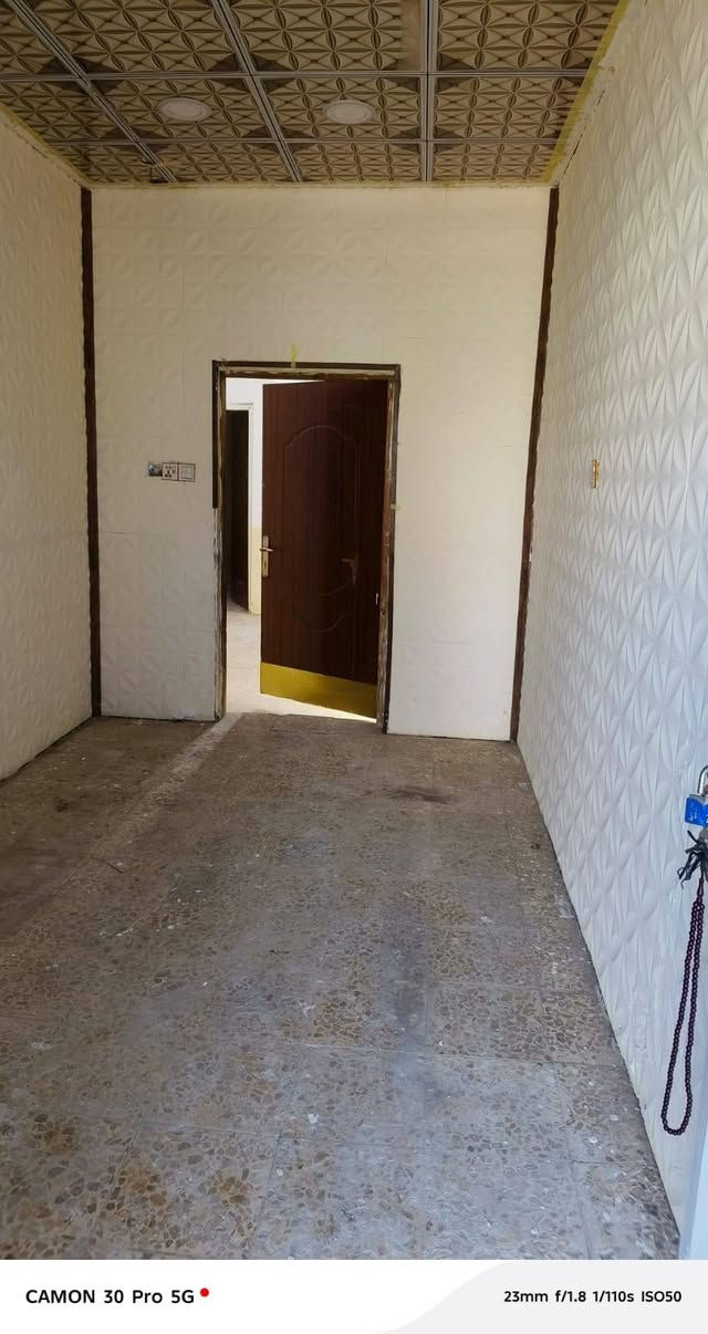 السلام عليكم بيت للبيع مساحه125متر بنزلت استاد عادل البديري مكلف بنشر اي استفسار عل رقم مكلف بنشر***********
