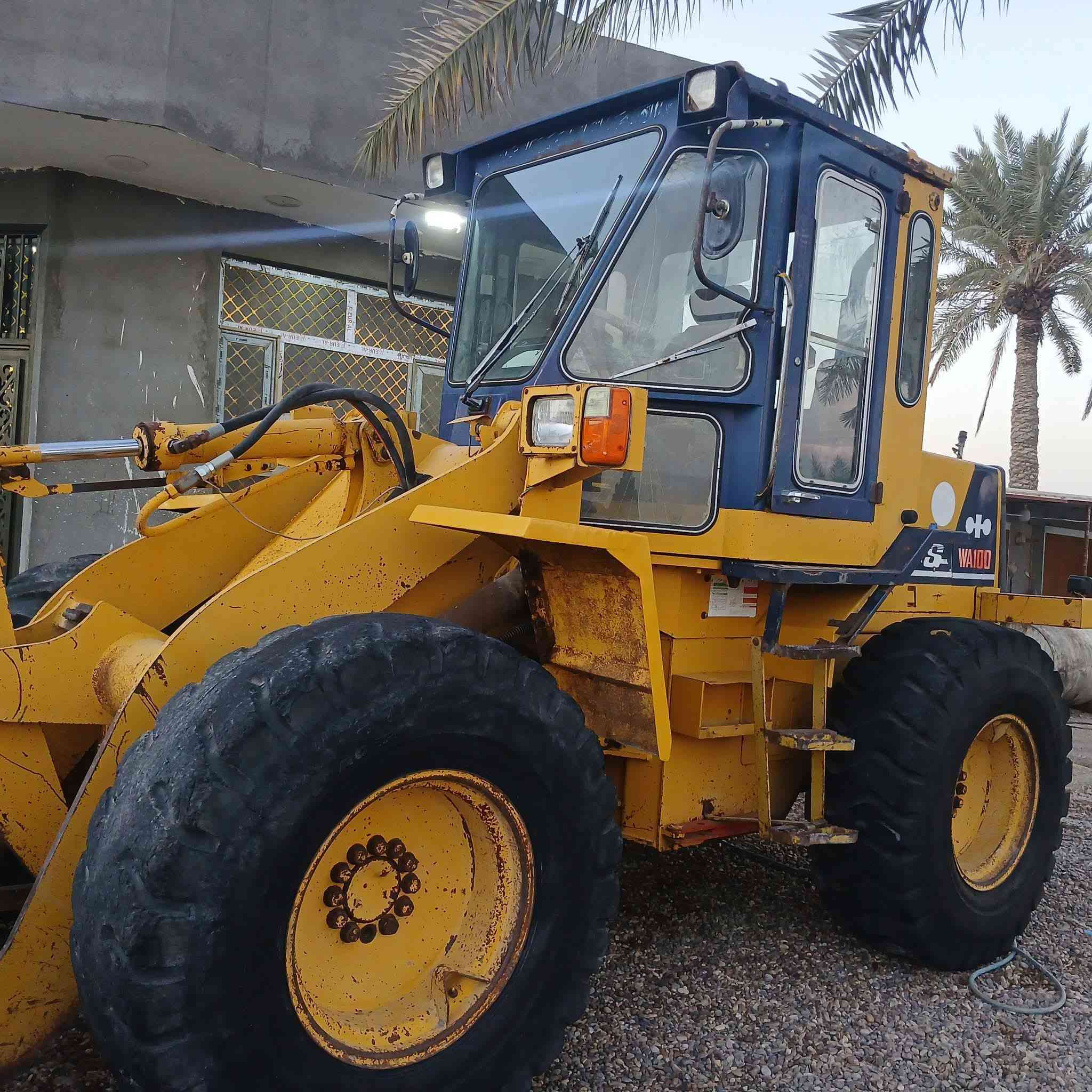 كوماتسو ١٠٠ لبيع ارقام انكليزي بيها بخار بدون تنقيص مكان بغداد *********** سعر قفل ٢٥٠
