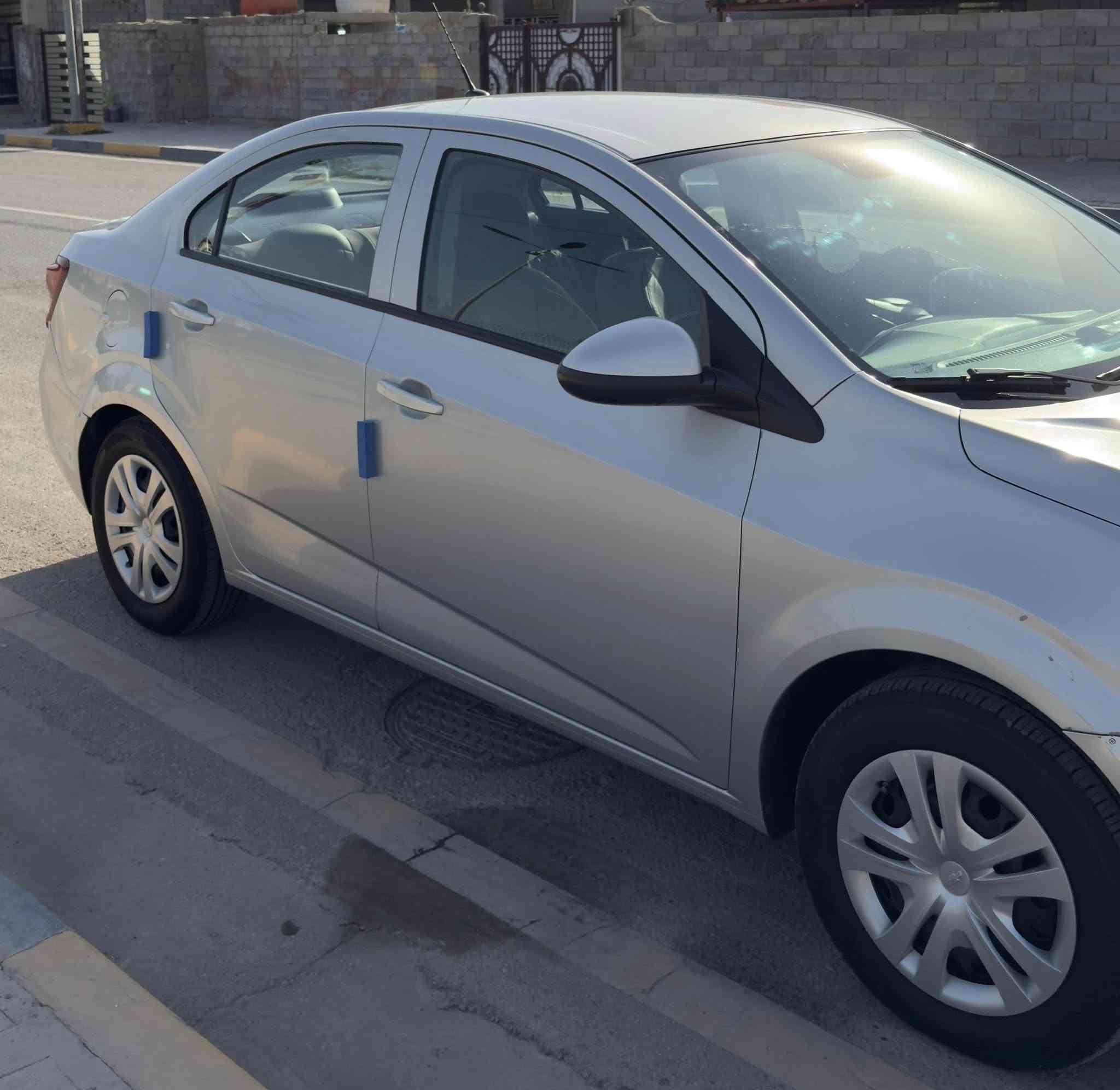 السلام عليكم
للبيع اڤيو 2018 خليجيه كفاله
رقم اربيل الدولي 
سعرها 85$ وبيها مجال
المواصفات :
. مكينه 1600
. 4 جام اوتو
. فتح و قفل الابواب اوتو 
. بلوتوث
‏. USB و AUX
. تحكمات ستيرن
. لدات نهاريه
. كاميرا
. مانع انزلاق
. تحكم بالمرايات كهرباء

العنوان : بغداد
هاتف: *********** موجود واتس اب.
