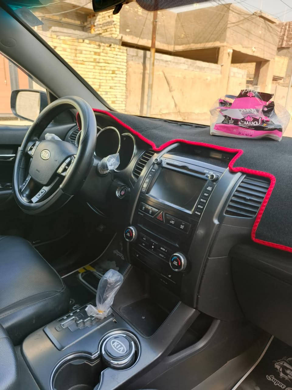 سلام عليكم سورنتو 2011
فول مواصفات بصمة بنورامه 3 قطع تبريد
محرك 6 سلندر 3500 
الضربة قطعتين صبغ بداية التكمة اربع أصابع توحيد لون قبق الصندوق نصة كلير السعر شدة وعشرين وبيهة مجال 
الرقم ***********
