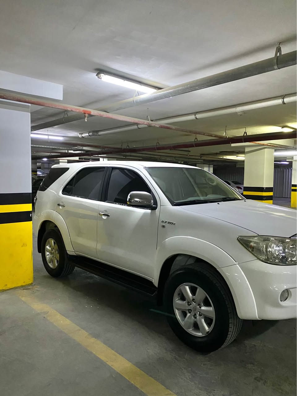 تۆیۆتا فۆرچنەر ٢٠١٠
٤ پستۆن بێ دەبڵ ئەکسل
ناو زەرد
٧ مەقعەد و ٣ ڕیز کوشن
تەبرید مەرکەزی
٤١،٠٠٠ کم هەقیقی ڕۆیشتووە
حەساسی پشتەوە
٢ بست تەعدیلی لە سندوقەکەی هەیە
سەنەوی و ژینگەی تا ٢٠٣٠ تازەیە
گێڕ و مەکینە و کارەبایاتی هەمووی لەسەر بیلادە
سەیارەکە سفری هەولێرە
 یەک بورغوو نەقسی نییە
هەموو گیانی لەسەر دەقی شەریکە ماوە

تکایە گەر موشتەری نیت لەکاتم مەگرە.

١٨٥$

***********
هەولێر أربيل, العراق
