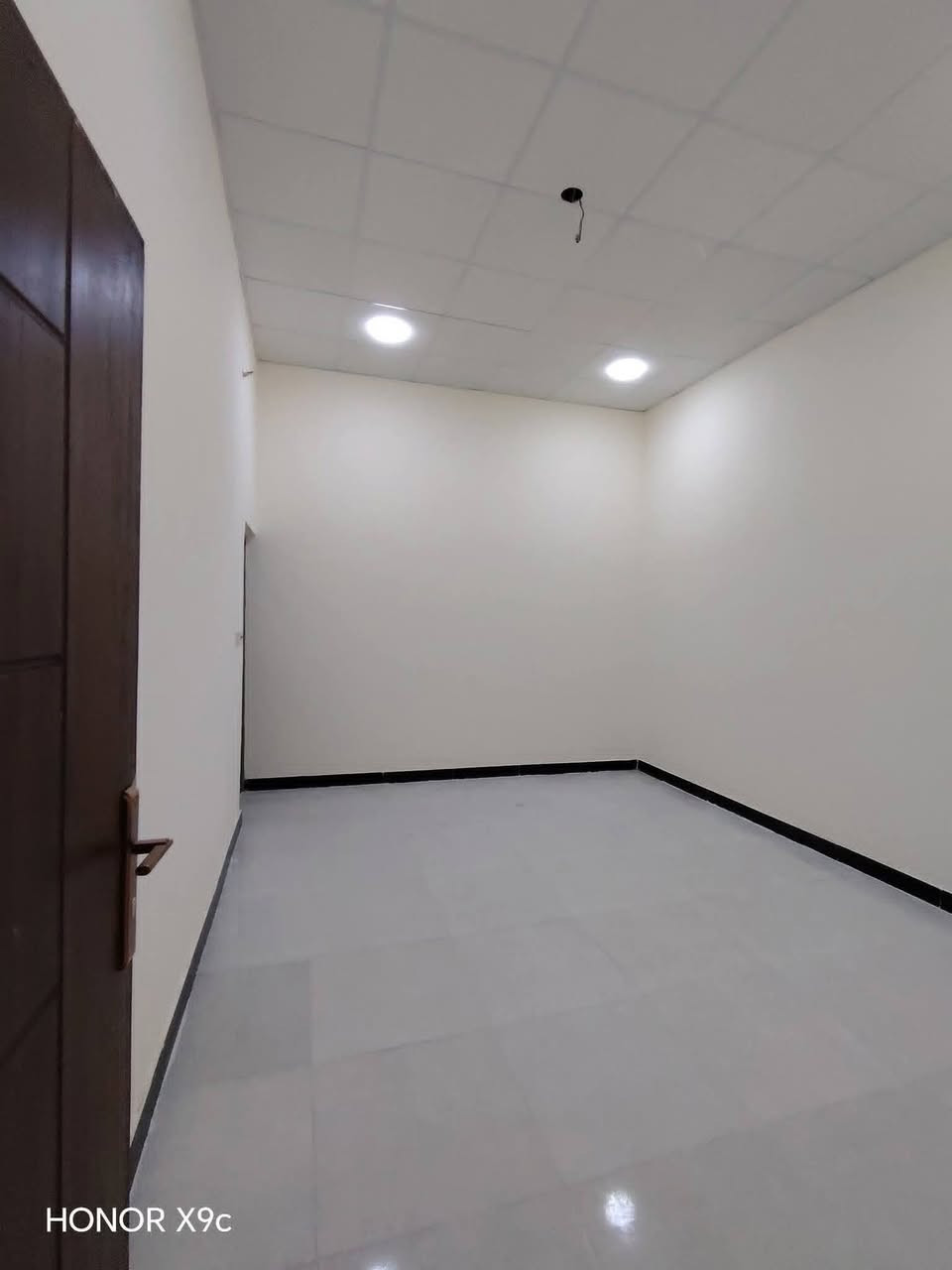 دار للبيع المساحه 130م🏡
العنوان الجزيره شارع زين العابدين الموقع مميز 🌷
يحتوى علـّۓ 
غرفتين منام نضام سويت
أسقبال. صاله. مطبخ.صحيات داخلي خارجي.مناور

#نوع_صبغ البيت ڱڵـه  جوتن ديكور ايطارات
#نوع_البيبان وشباك حديد او اخشاب ڱڵـه  تفصال
الخدمات كامله ماء كهرباء اناره شارع 10متر 🛣

نوع طابو صرف زراعي بأسم عراقي حصراً🫆📜

للأسفسار:📲
***********📞
***********📞
