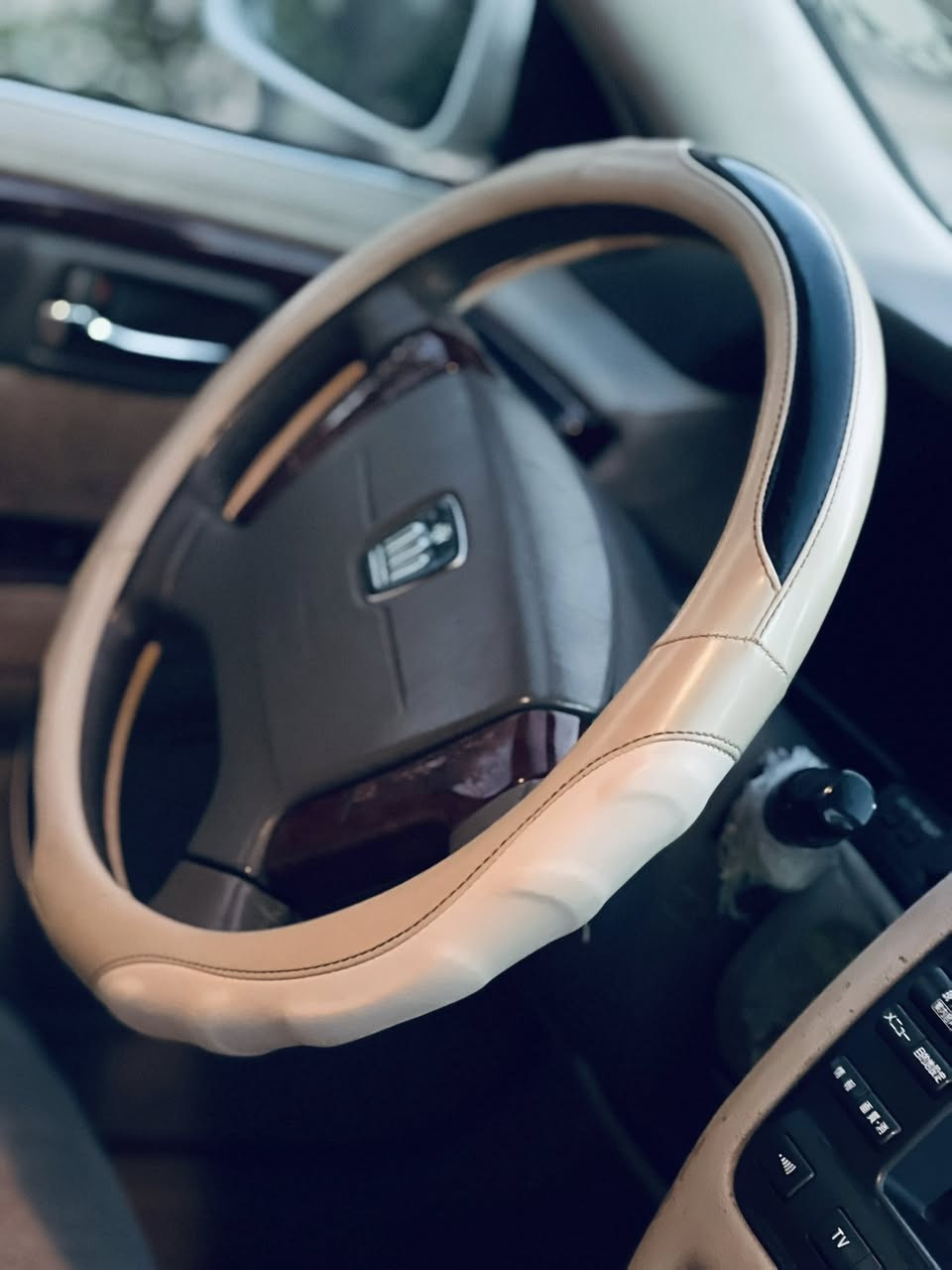 السلام عليكم ملكه موديل 2003 تسجيل جدجد قرار 48رقم دوالي ثاني يوم احولك مكان سياره بابل قضاء القاسم ديفور الجبير كرستال اصل شاصي 75 سعر سياره اب 145 وبيهال مجال قليل وهاذه رقمي ***********
