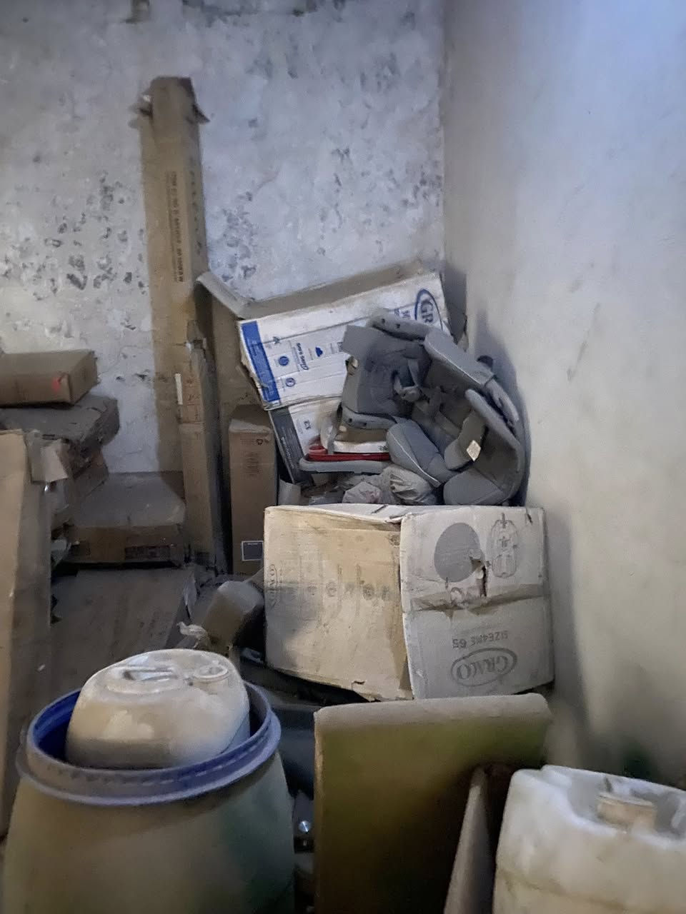 سلام عليكم للبيع بيهن تخومه وبيه عرباين اطفال وبيهن كراسي وبيهن جرابي وبيهن كراسي اطفال مال سياره وبيهن ميوزه طعام 
ابيع كوم حطب 
مكاني بغداد جسرديالى القديم 
***********
