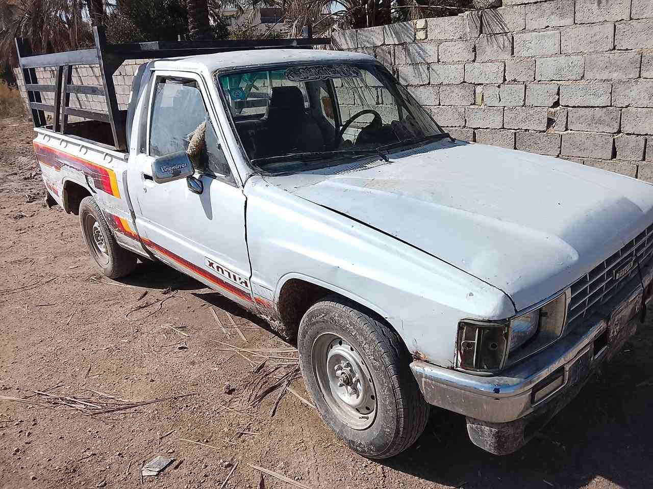 السلام عليكم بيكم للبيع م88 رقم انبار صدامي تحويل صاحبها موجود معامله كامله باقيه بس علبصمه   متومه عليها سياره وتقفت معاملتها ابيع على هاي الوضعيه مكينه وكير خير من الله شاصي كلش نضيف الكشر كدامك السعر 16 وبيها مجال قليل مكاني بغداد اليوسفيه الشراي يتصل ***********
