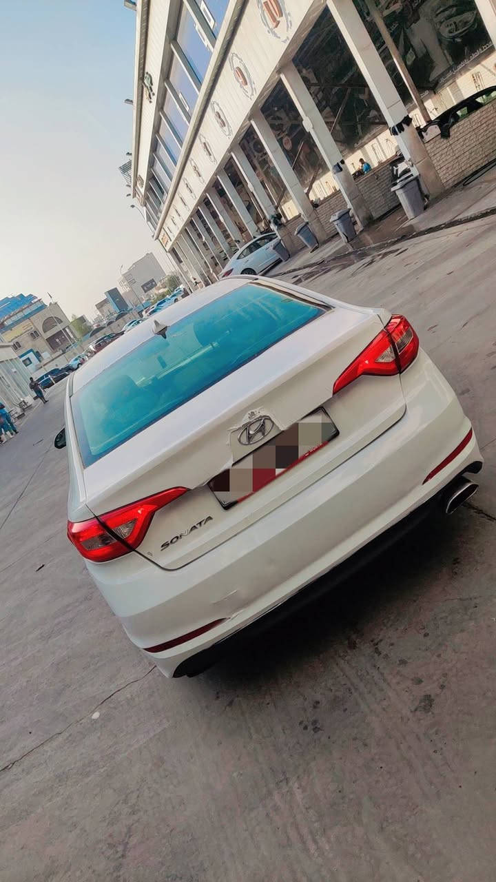 هونداي سوناتا 2017 للبيع اللون ( ابيض ) سيارة رقم شمالي متؤم محرك ( GDI ) وارد امريكي اصل  بانزين ( شاشة بلاد _ تحكم ستيرن _ تخم تاير _ حدادة _ تبريد _ تدفئة كشنات ) مكان السيارة (البصرة )  للاستفسار الاتصال على الرقم
‏‪0787 472 7211‬‏ لا يوجد وات ساب اتصال فقط
