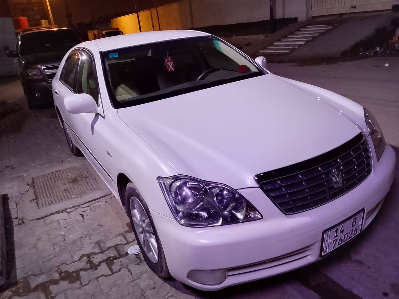 السلام عليكم شاهينة كراون موديل 2006 سيارة مال مزاد كمركي  جديدة بمعنة الكلمة شاصي 180 مكفول محرك كير حدادية ضربة
بيهة صبغ في اليابان كلش قليل  السيارة   جديدة كلش بيهه اشاير ترحيب وبصمه رصاصي  ماشية 147 العنوان بصرة بل ونبي مقابيل جامع سهلاني ***********          السعر١٥٥ ورقه وبيهة مجال البصرة, العراق
