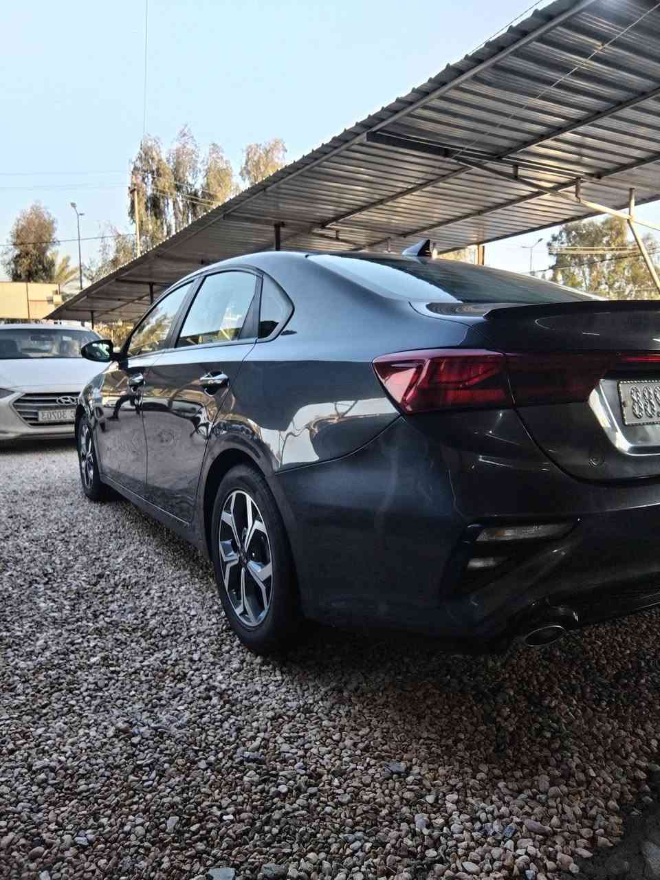 السلام عليكم فورتي ٢٠١٩ رقم بغداد دولي باسمي كفالة فقط البنيد صبغ بدون لاداخل ولارباك نص فول مكينة دوش سيارة جاهزة من كلشي وجديدة ماشية ١٣٣ العنوان كربلاء طويريج السعر ١٣٣ وبيها مجال للاتصال ***********
