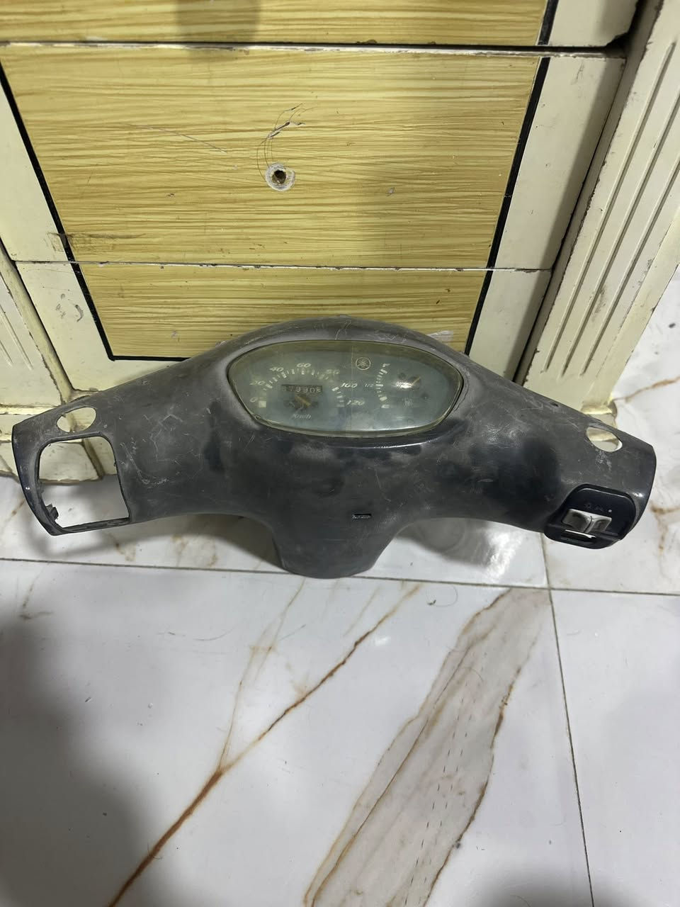 السلام عليكم ماكس قجمه كامله مكمله كفراتها كامله بلاديه شرط مال رمبه الدراجه نضيفه مفتوحه مره وحده بوشه 49 الدراجه ملحه تخبل شلعه ومعدل نكره هندر نقوصاتها بس كعكه مال كزوز وكهربائيات لازم تربطهن كلشي شغال وبلادي الدراجه تخبل بالمشي كفرات كامله من الطول للطول وكلشي بلادي رايده بـ 425 وبيه مجال بسيط مكاني بصره كرمة علي ابو صخير وهذا رقمي واتساب ***********
