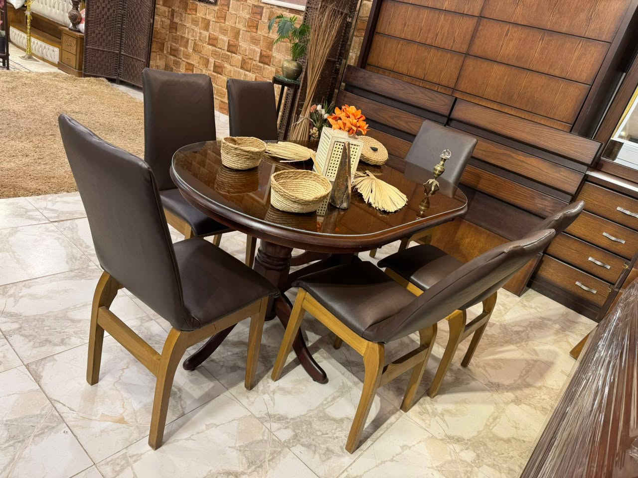 طاولة سفره 6 كراسي🪑 modern راقيه و مميزه جداً ✨ ، خشب زان صلب 🪵 و ( تك ) صلد 🪾، وجه زجاج للحمايه من الحراره و الخدوش 👌🏻
استعمال بسيط جداً " لا يُذكر " بحال الوكاله 🤍

(( بسعر لقطه 🏷️ ))

 .


**إذا كنت صاحب هذا الإعلان وتريد حذفه لأي سبب، رجاءا أرسل رسالة إلى الدعم الفني**