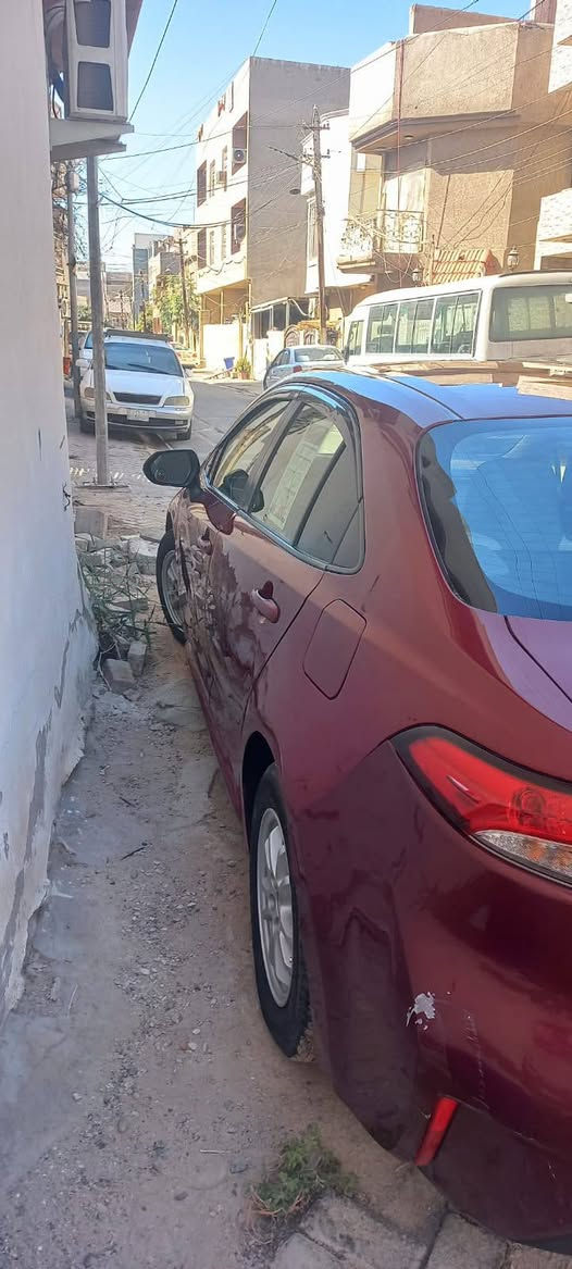السلام عليكم
كورلا 2022 ياباني السياره وارد امريكي حادث جاملغ خلفي 

   رقم بغداد بأسمي تحويل مباشر 
السياره كامله هزه وسنويه باسمي 

محرك 1800 هايبرد 

ماشية 54km 

بصمه + دخول ذكي 

هاندر بريك بصمه + اوتو هولد 

رادار امامي 

سياقه اليه 

 كامره خلفيه 

مانع نزلاق + مود درايف +  ايكو مود 

كيجات شاشه دجتل 

حساس لايت كامل اوتو عالي ناصي اوتو + حساس ظغط اطار 

تحكم سترين كامل فول 

لايت زينون + لد صباحي 

السعر 135 

***********
