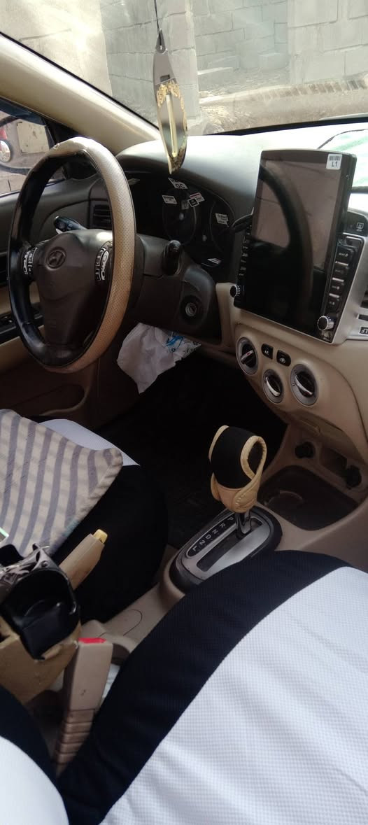 السلام عليكم
اكسنت كوري 2010

محرك 16

كير ومحرك فول نضافة 

تاير طخم جديد 

رقم اجنبي 

هيئة و غرامات مصفره 
تبريد شغال

باسمي السيارة 

***********
