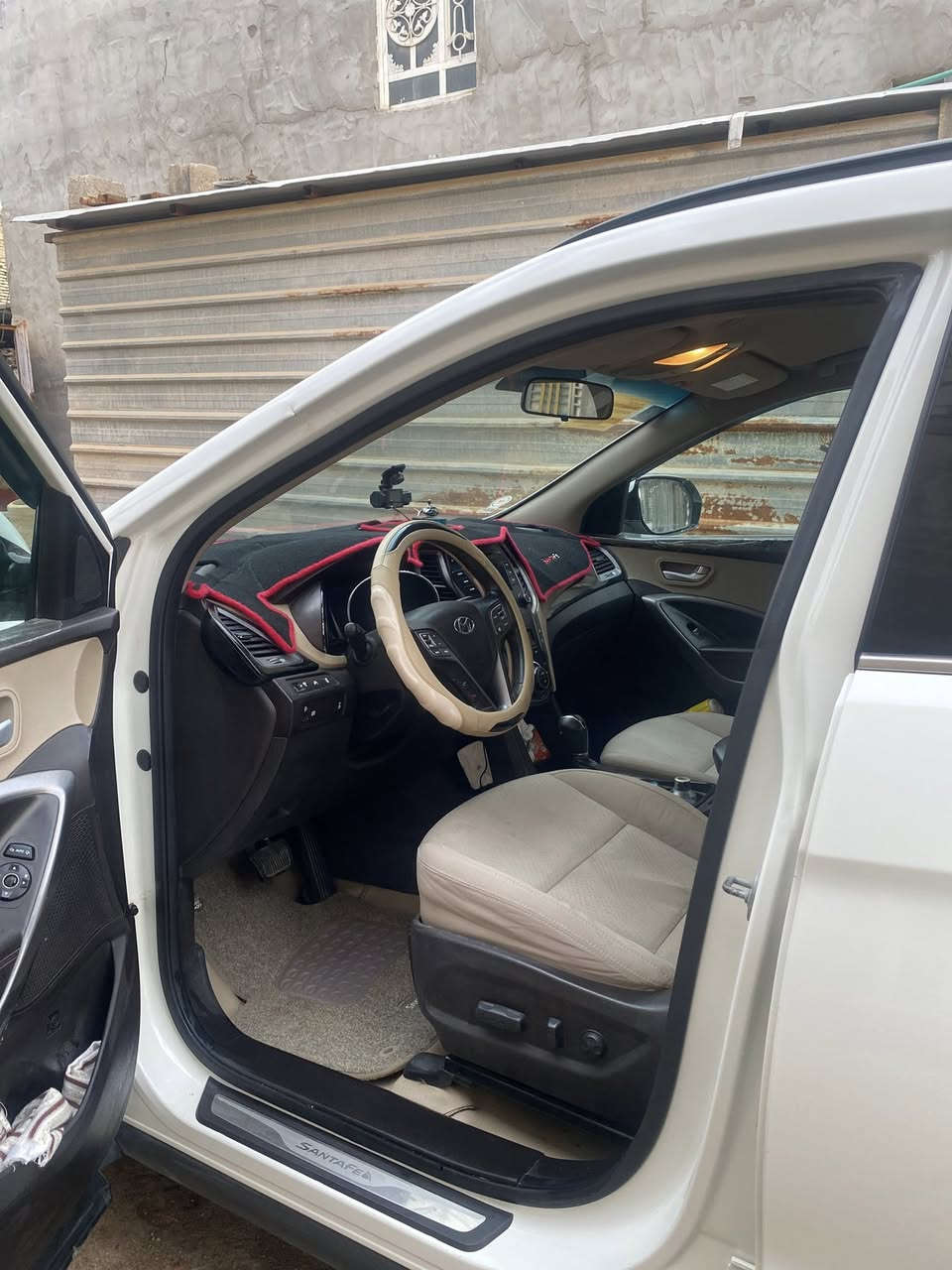 السلام عليكم من رخصة الإدمن سنتافي موديل2015 مكفوله عام محرك 6 بصمة تشغيل وبصمه ابواب 7راكب السعر 170وبيها مجال الاتصال ع الرقم ***********
