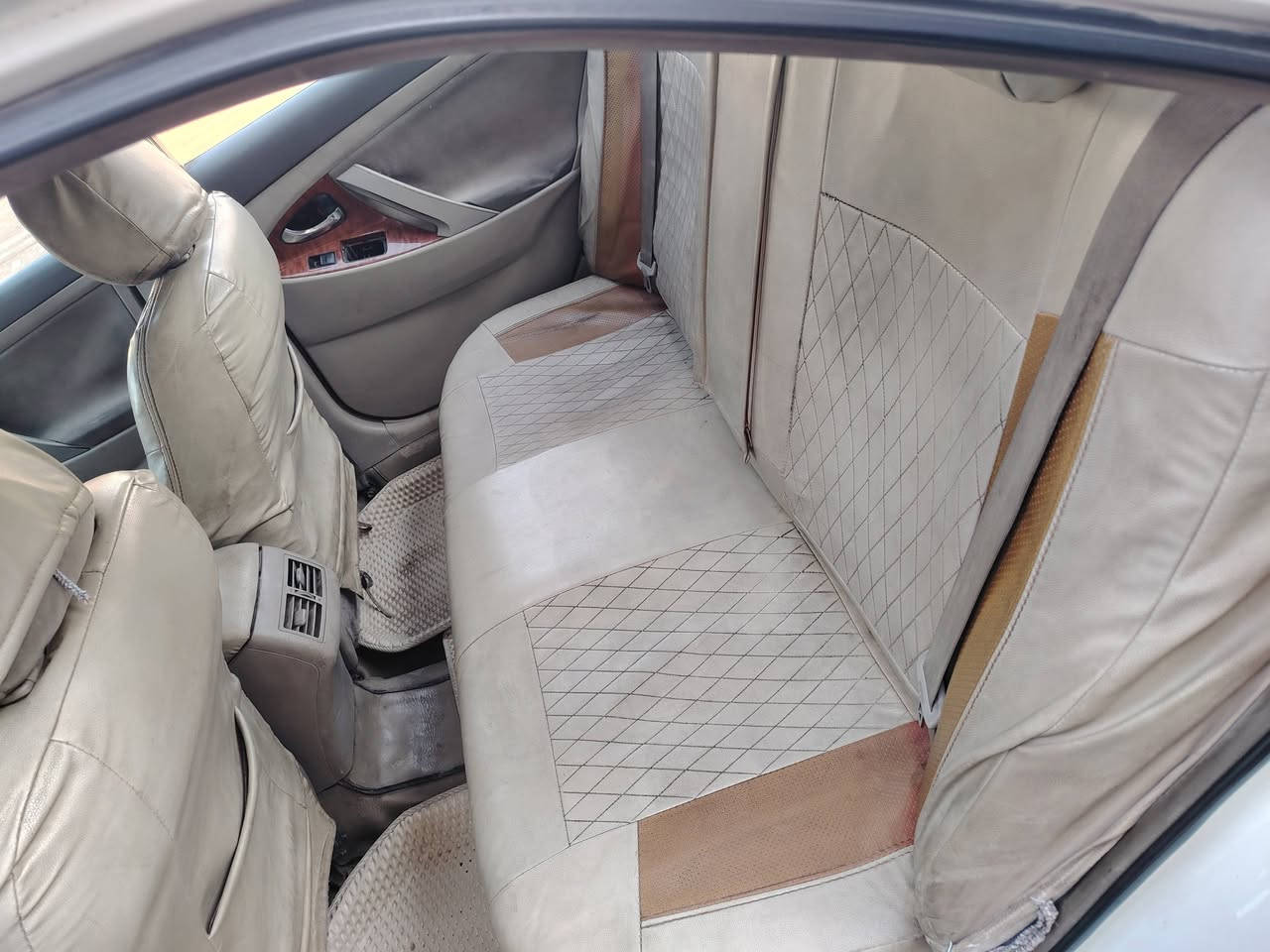 السلام عليكم كامري 2009 محرك 4 سلندر المرغوب تبريد شغال شرط ثلج السيارة كشرها واضح بلصورة يرادلة ترتيب محرك بي خشخشة جيكتها رولة كالوا مو رواجز السيارة عليها غرامات 500 الف تنزل من السعر ويل كب السيارة وبيها ضربة واصلة شوية من الشاصي واضحة صورته السعر 85 بيها مجال معاجبك السعر الله وياك فرق خواتها وصلت فوك الشدة للتواصل ***********
