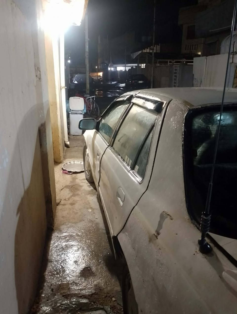 النترا 1995
لون ابيض
كير عادي 
حجم المحرك 4سلندر 1.8
مقاعد 4قماش 
صبغ عام و تعمير عام درايم شفت صدر خياسات كله امسوي ودواسات وفرممات رقم دولي باقيله ٤ اشهر
سعر 23 
رقم للتواصل وللاستفسار ***********
